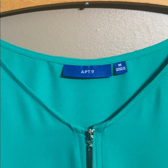 Apt.9 Teal Blue Green Vneck Blouse in Medium - Picture 2 of 6